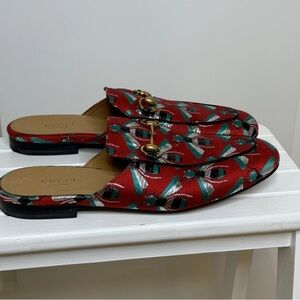 Gucci 39 Princetown Bee Print Flats